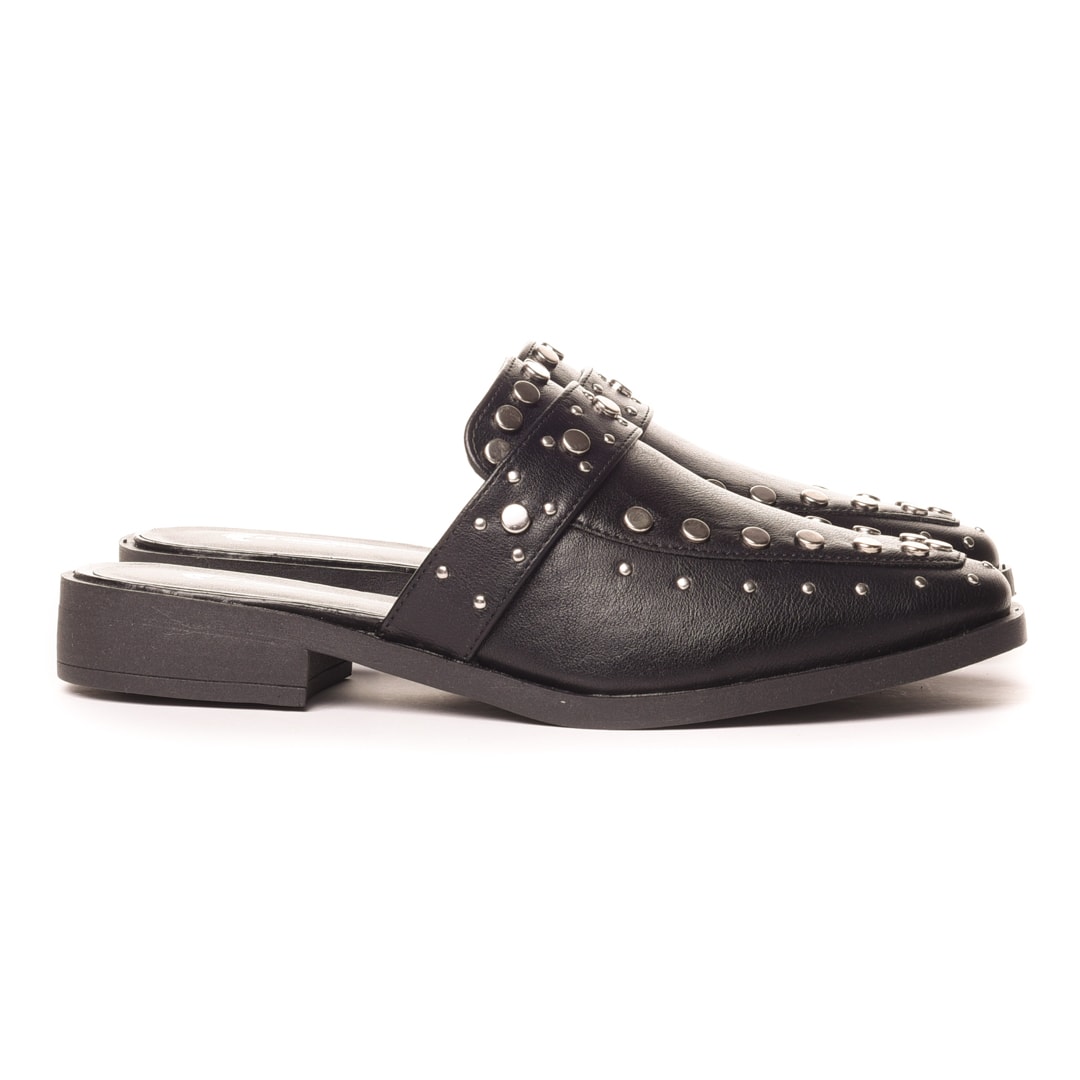 mule feminino com tachas